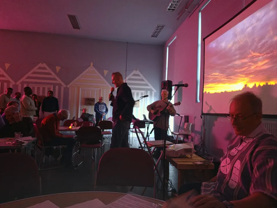 Music and worship during the Open Doors evening